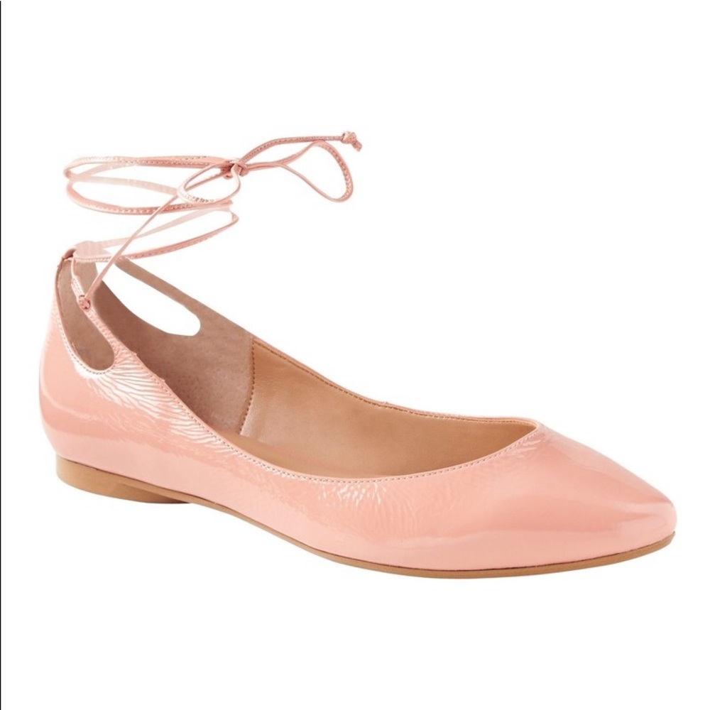 Almond toe lace-up flat